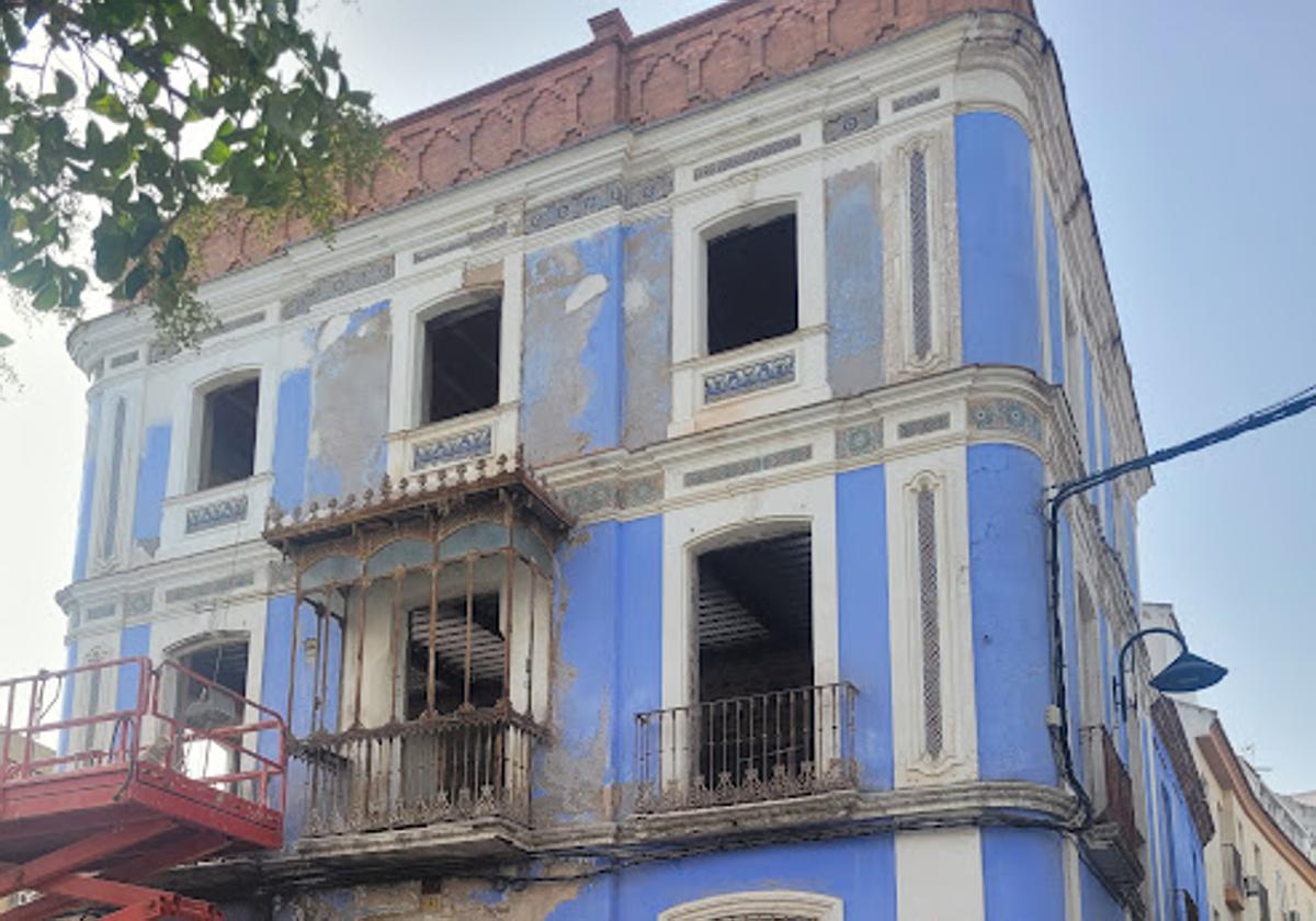 Aspecto que presentaba el edificio hoy miércoles 9 de agosto.