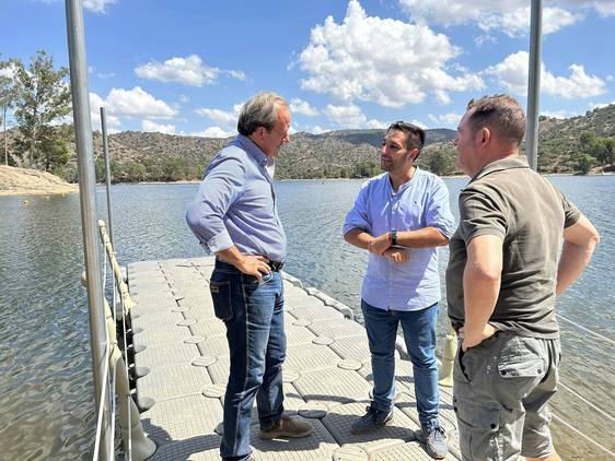 El embalse del Encinarejo dispone de un nuevo embarcadero