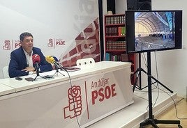 Vázques durante su análisis de esta mañana en la sede del PSOE.
