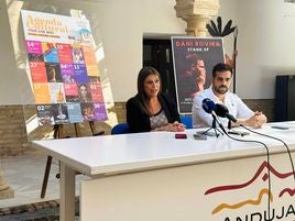 Azucena Cepedello y Juan Alcaraz durante la presentación.