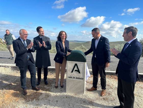 La Junta reabre al tráfico la carretera de Arjona a Marmolejo tras reparar el firme