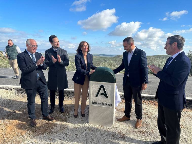 La Junta reabre al tráfico la carretera de Arjona a Marmolejo tras reparar el firme