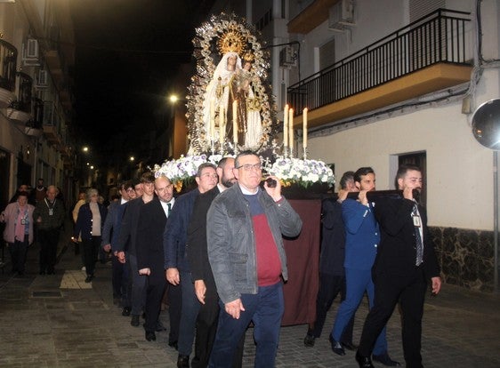La Virgen del Carmen también pasea señorial en el otoño iliturgitano