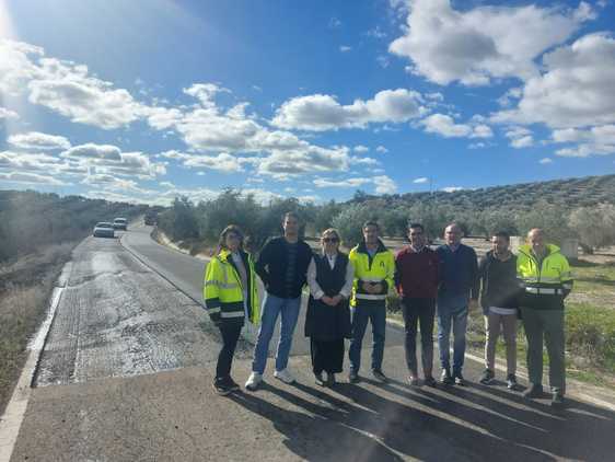 La Junta inicia obras de mejora del firme en la carretera A-6052