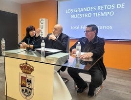 José Félix Tezanos durante su intervención en el Foro XXI.