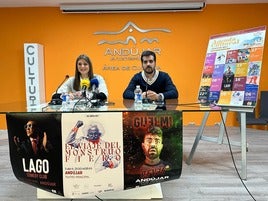 Presentaciónde las actividades a cargo de Azucena Cepedello y el coordinador Juan Alcaraz.