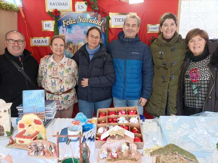 El mercado navideño, un lugar de encuentro en estos días en Andújar