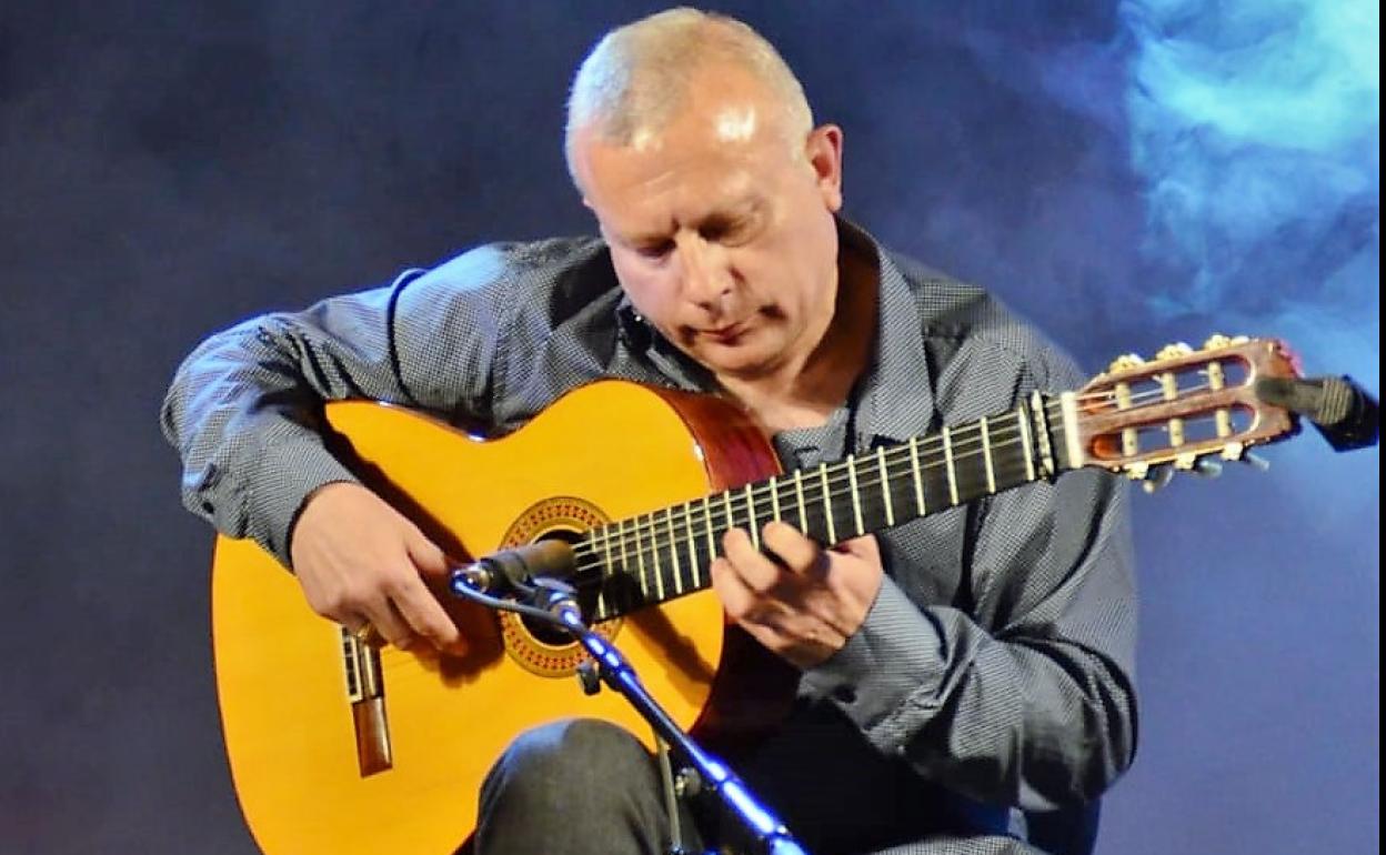 Antonio Gómez asume la presidencia de la peña flamenca Los Romeros de Andújar