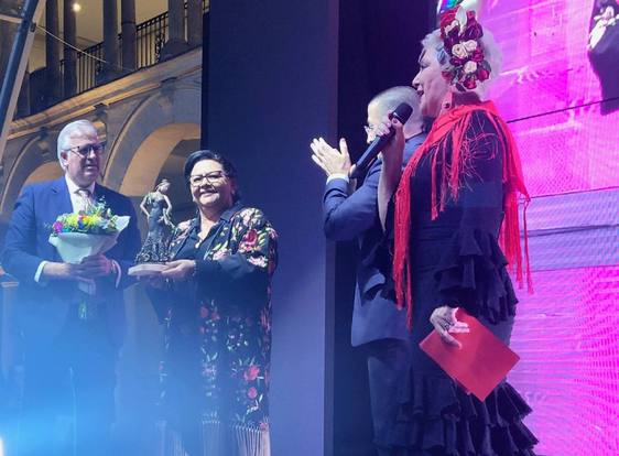Lleno total de Andújar Flamenca para recibir a María del Monte, premio Andújar Flamenca Glamour 2024