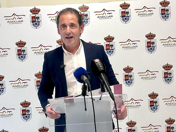 Caler, durante su comparecencia en la sala de comisiones del Ayuntamiento.