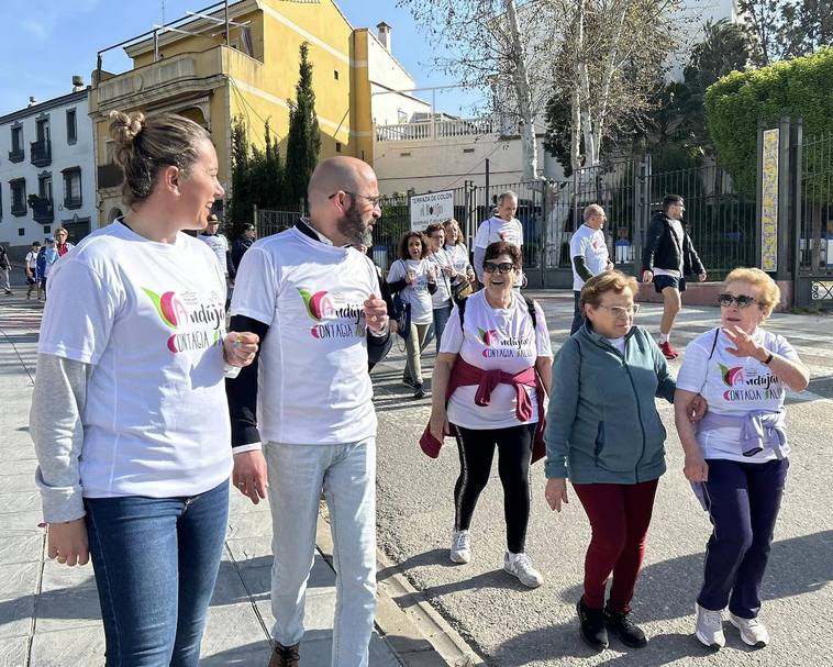 Más de 800 personas participan en la marcha por la salud en Andújar
