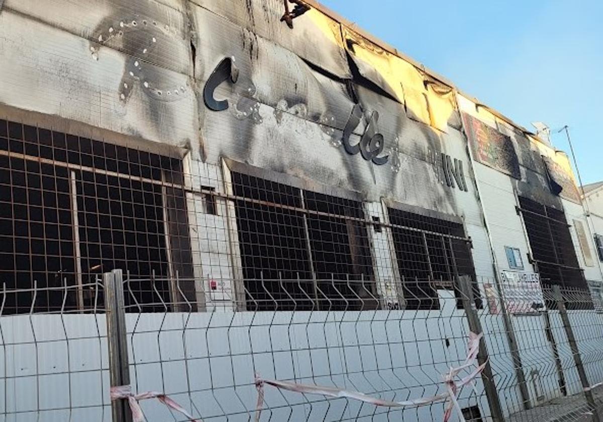 La falta de resolución de un incendio origina graves trastornos a los afectados