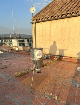 Aparatos colocados para el control de las palomas.