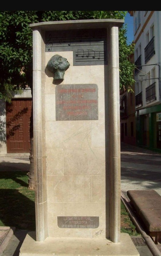 El monumento a Espinosa de los Monteros se ubicará en la Plaza de España el día 12 de octubre