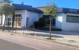 RECINTO DE LA PISCINA CUBIERTA.