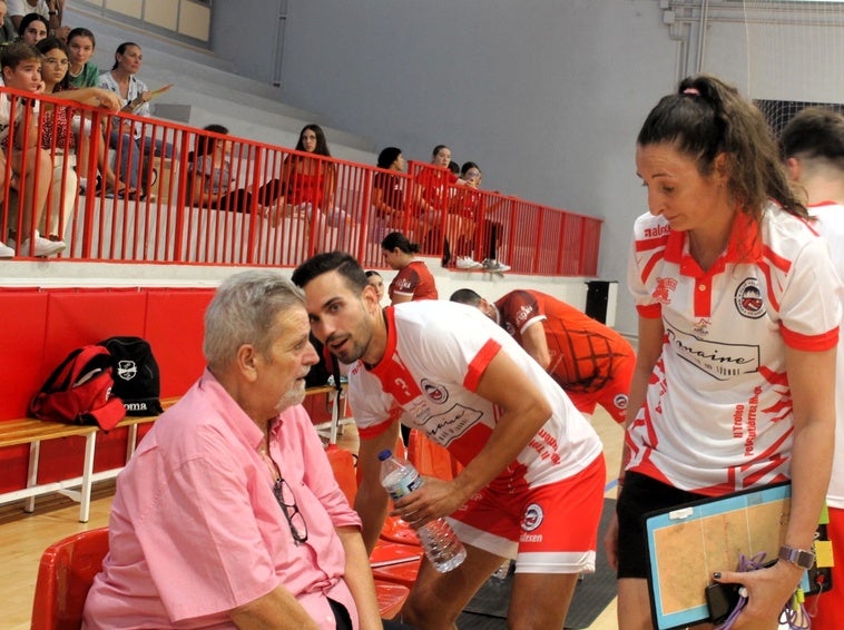 El deporte del voleibol rememora sus momentos de gloria en Andújar