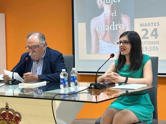 Eva Fernández explora las interioridades del alma en su libro 'La Mujer en el cuadro'