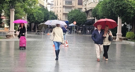 Las lluvias traen alivio a una zona necesitada, pero sacudida por lo sucedido en otras partes