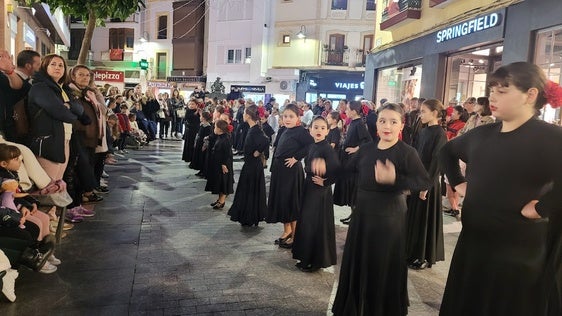 El preámbulo navideño dará esplendor a la calle San Francisco y la zona en su resurgir