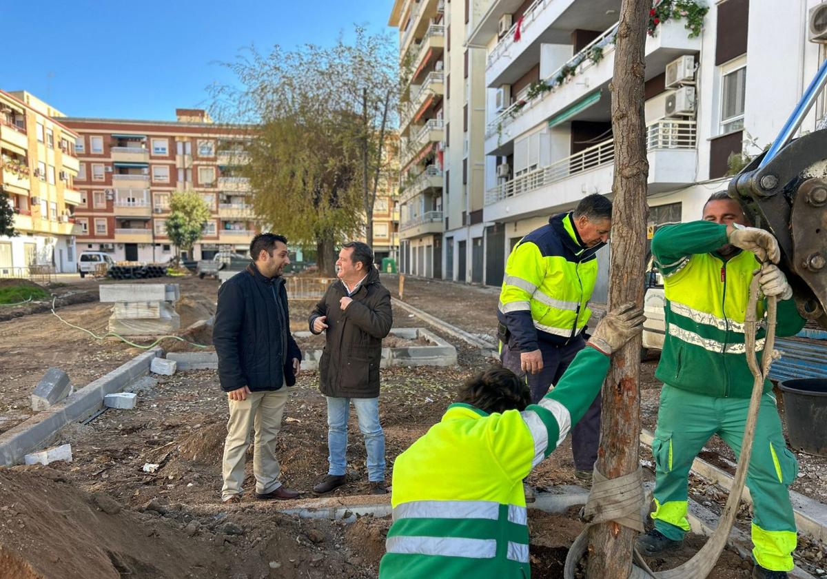 Emilio Rodríguez durante su visita a la actuación.