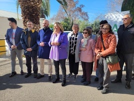 Visita de la delegada de Inclusión Social al centro hace un año, junto con el edil, Manuel Mezquita.