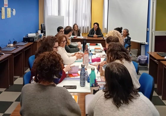 La delegada de Empleo visita acción formativa FPE Arjona