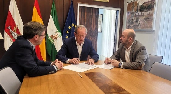 La Junta inicia actuaciones de mejora en la carretera de acceso al Santuario de la Virgen de la Cabeza