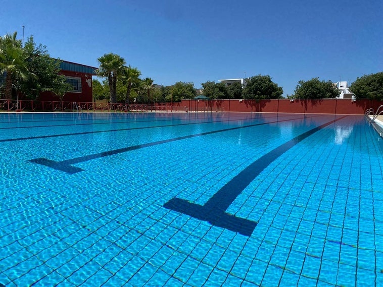 IU-Podemos pide una exención de la mitad de la cuota de los usuarios de la piscina cubierta