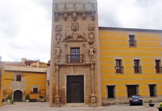 Palacio de los Niños de Don Gome, escenario del ciclo y cartel con el ciclo