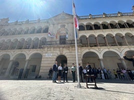 ACTO DEL IZADO DE LA BANDERA.