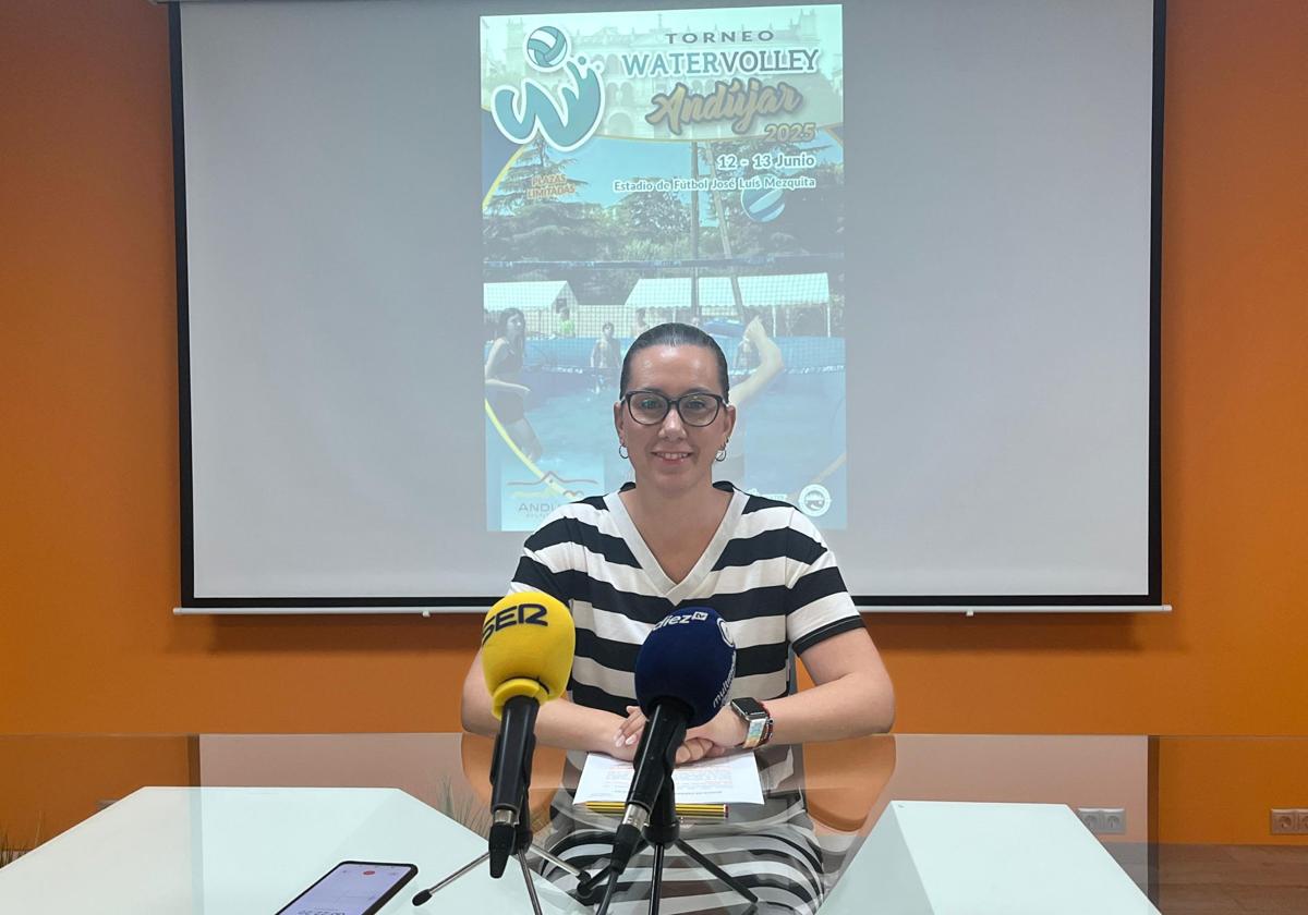 MARÍA JOSÉ FUENTES DURANTE LA PRESENTACIÓN.