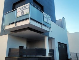 VIVIENDAS EN EL BARRIO DE LA PAZ.