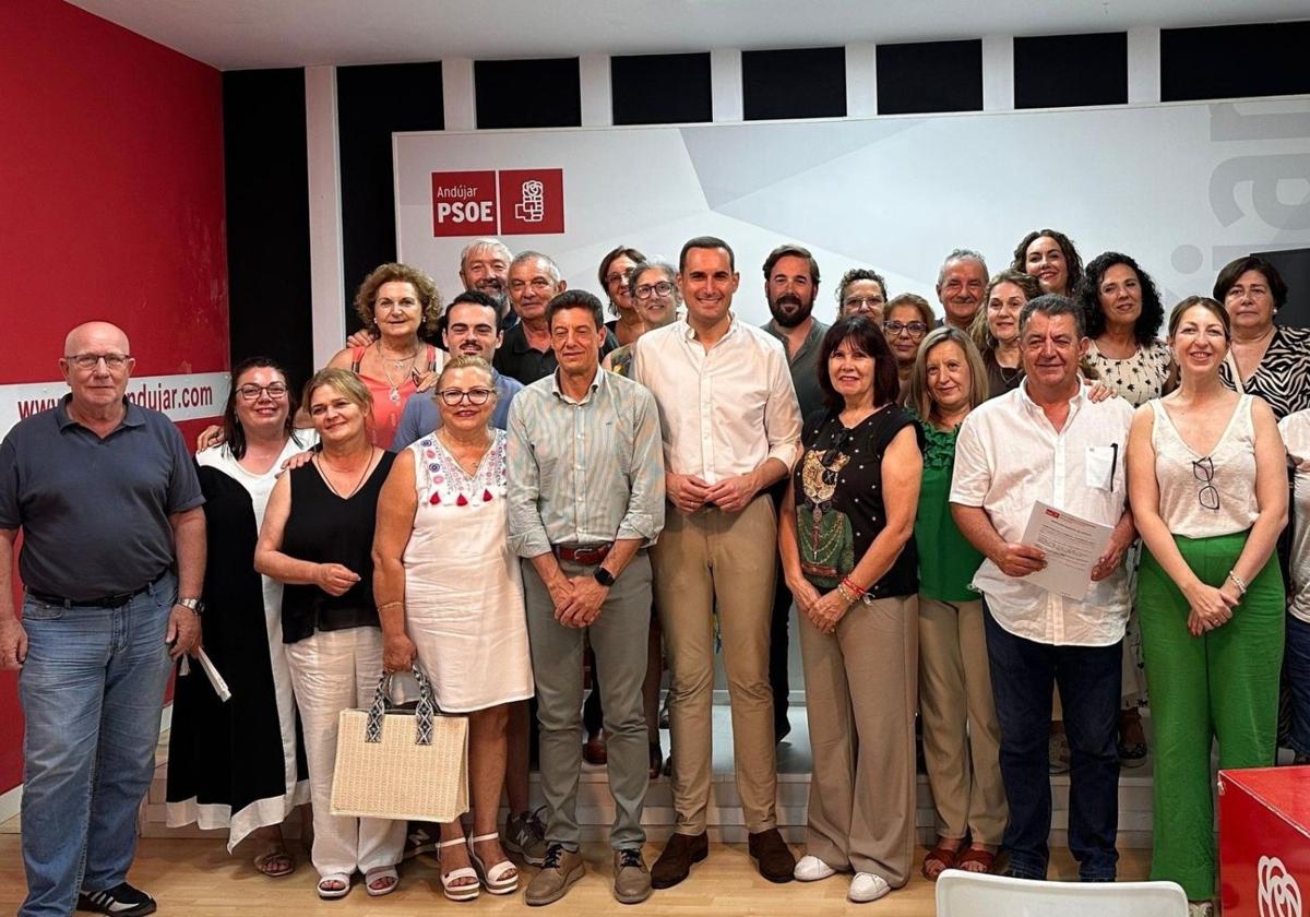egrantes de la ejecutiva con Juan Latorre.