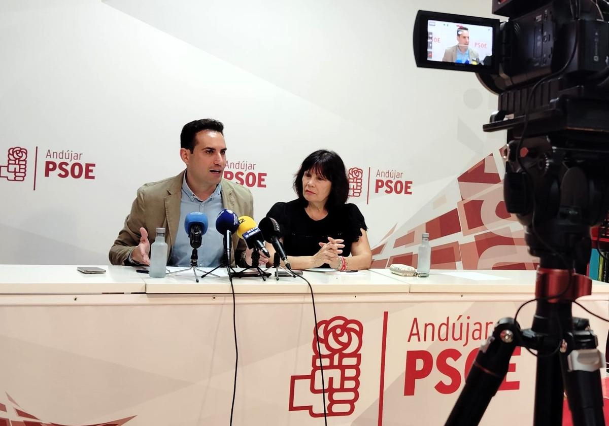 JOSÉ LATORRE Y MICAELA NAVARRO.