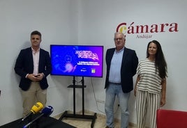 Luis Miguel Carmona, Javier Camello y Ana Peña en la presentación.