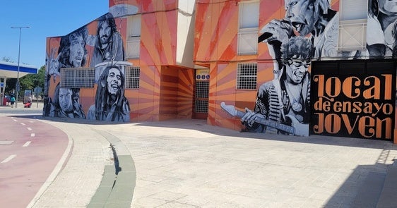 La sala de ensayo para grupos jóvenes de Andújar sigue cerrada a los cuatro años de su inauguración