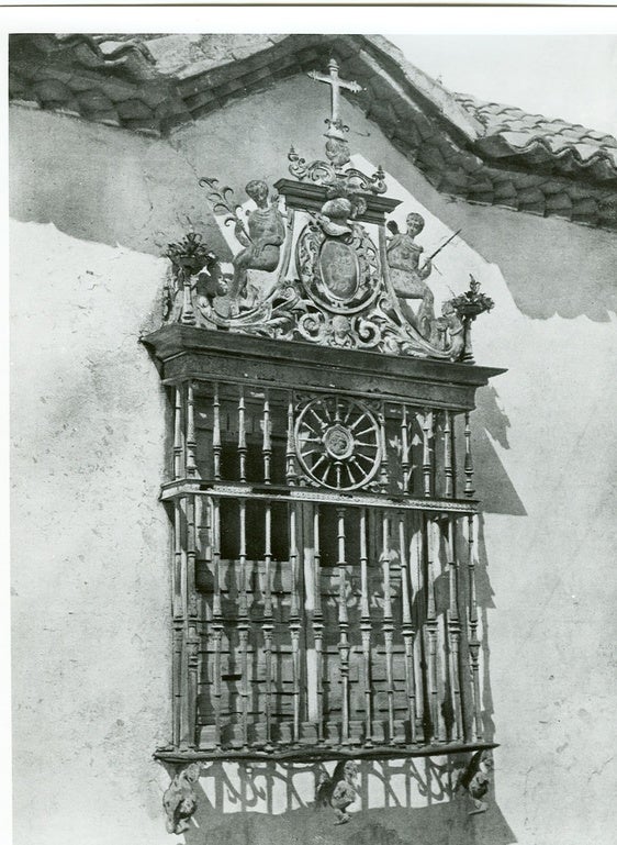 Reja del siglo XVI, atribuida al maestro Bartolomé, que estuvo situada en el palacio de los Cárdenas.