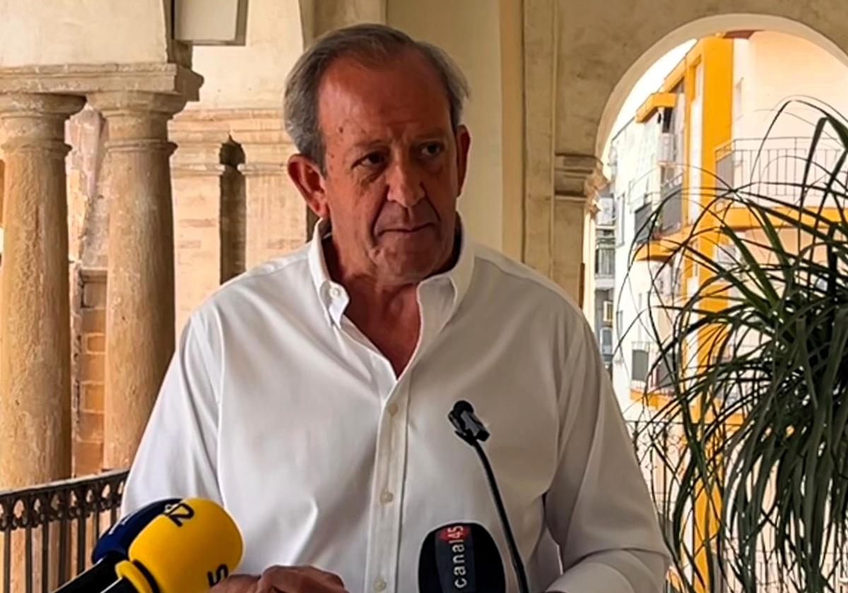 FRANCISCO CARMONA EN LA COMPARECENCIA DE ESTA MAÑANA EN EL AYUNTAMIENTO.