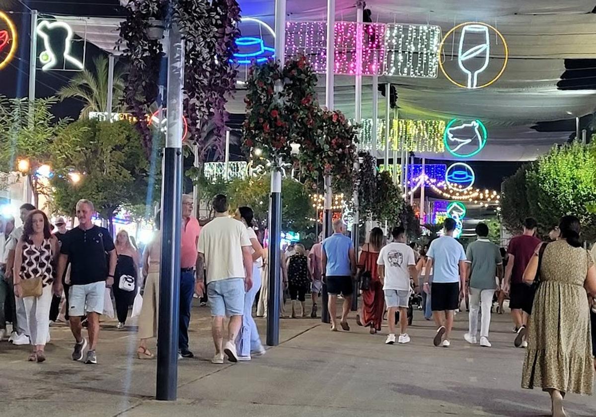 ASPECTO QUE REGISTRÓ EL FERIAL LA ÚLTIMA NOCHE.