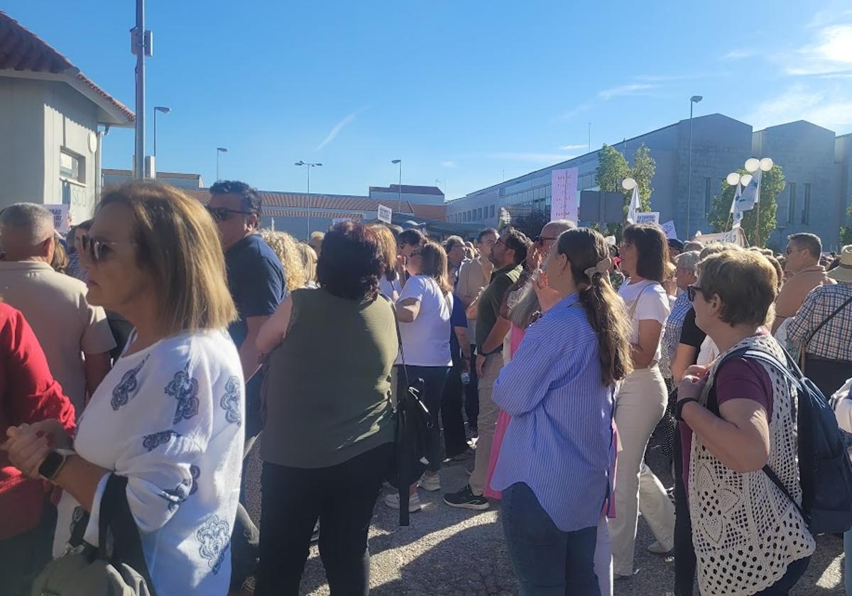 MANIFESTANTES EL PASADO SÁBADO DÍA 25 DE OCTUBRE.