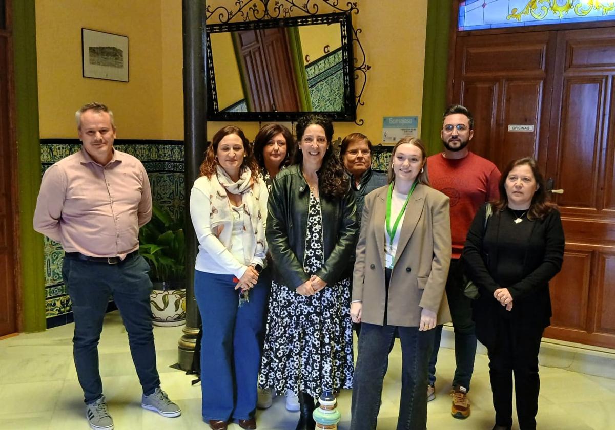 La delegada en su visita al Ayuntamiento.