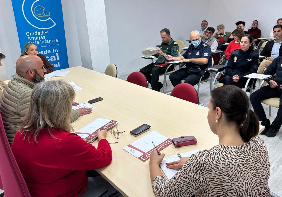 REUNIÓN EN LOS SERVICIOS SOCIALES DEL AYUNTAMIENTO DEL FORO.