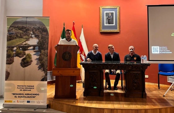 Una actividad orienta a la ciudadanía a defenderse ante los episodios de inundaciones