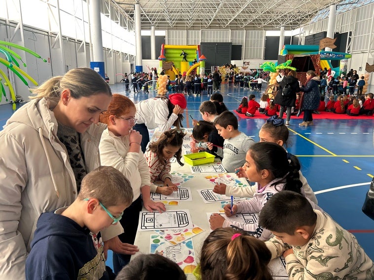 Los niños y niñas de la ciudad conocen sus derechos mediante la diversión