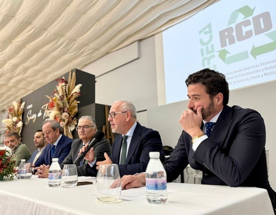 Estrella durante su intervención en la asamblea.