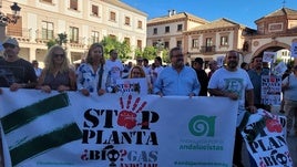 Representantes de Andalucía Por Sí en una de la protestas por la instalación de la planta de biogás.