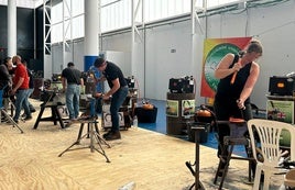 LOS PARTICIPANTES SE EMPLEAN A FONDO DURANTE LA PRUEBA.