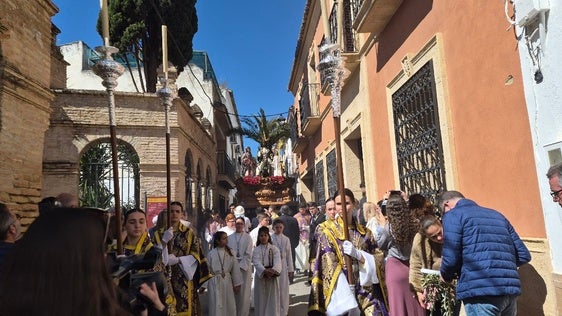 La mañana radiante del Domingo de Ramos da paso a una tarde tenebrosa en Andújar