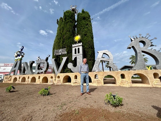La ciudad estrena una obra identitaria y muy creativa, obra del escultor Manuel López