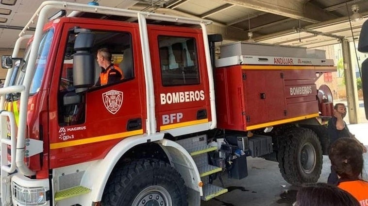 Evacuada una familia tras declararse un incendio en su vivienda de Andújar